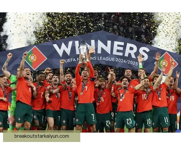 欧联杯决赛经典回顾，赛场盛况与精彩瞬间重温